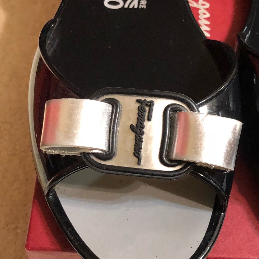Authentic Ferragamo Sandals - Picture 4 of 7